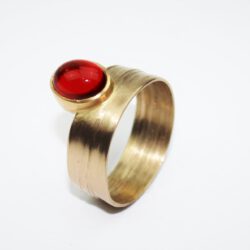 Gelbgold Ring mit Feueropal